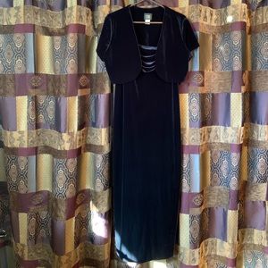 Elegant Black Velvet Evening Dress